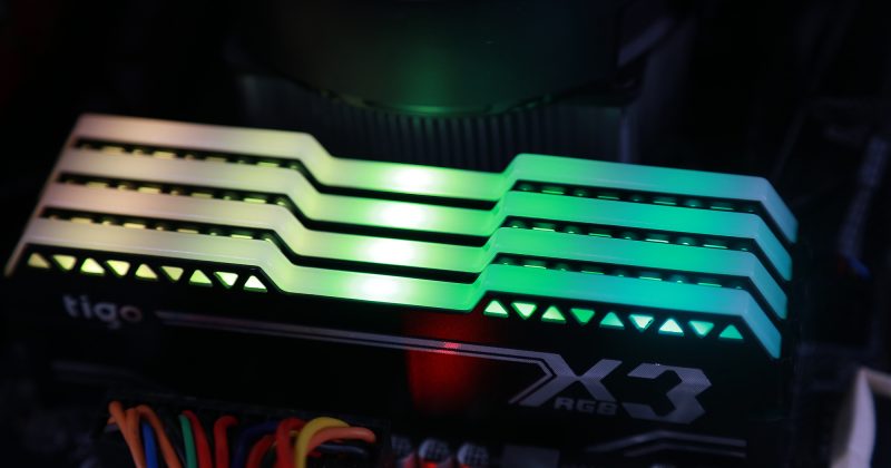 金泰克X3 RGB——AMD X570新平台好(hǎo)搭檔